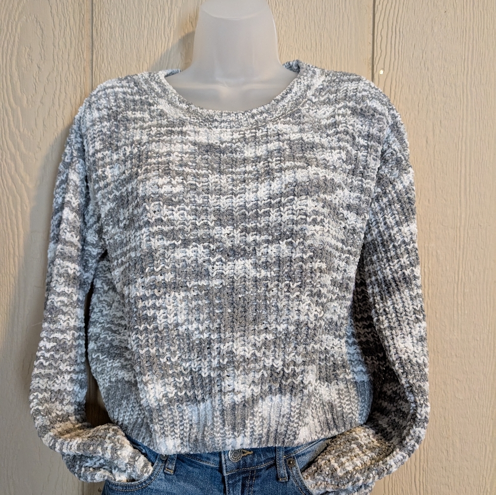 So Gray And White Crop  Sweater